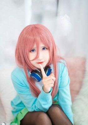亚洲人妖女同在线播放_BD韩语BD在线观看