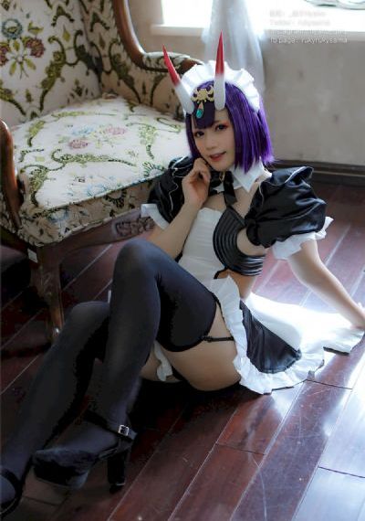 两男一女3p揉着她的奶视频_1080免费在线观看